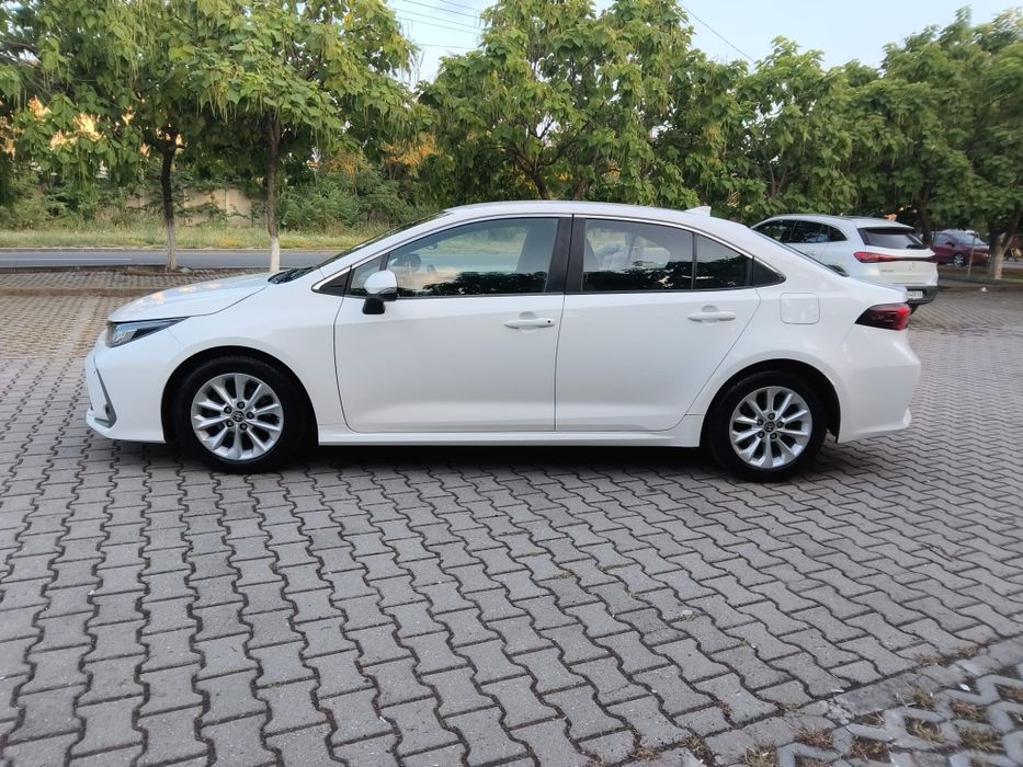 TOYOTA Corolla 2022 — imagine 2