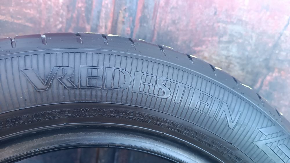 185/60/15 Vredestein