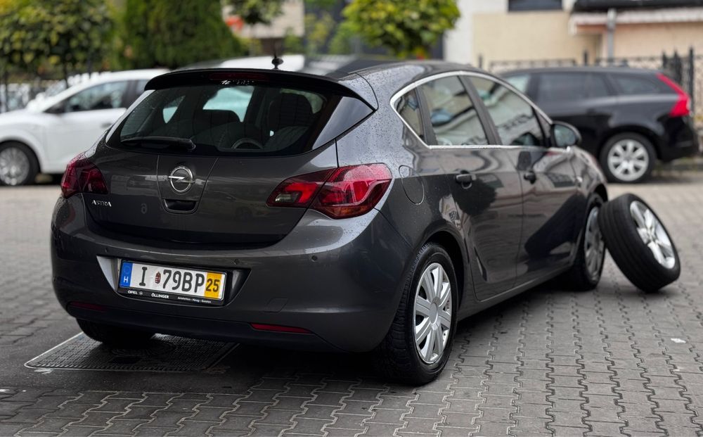 OPEL ASTRA J 1.6 benzina automata euro5
