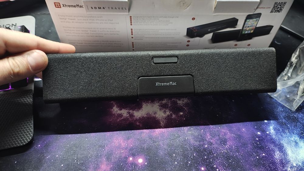 Boxă  XtremeMac SOMA Travel Dock iPhone 4 3GS iPod iPad 30 pin(Retro)