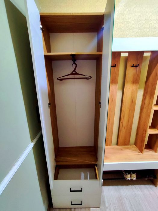 Продаю шкаф в прихожую