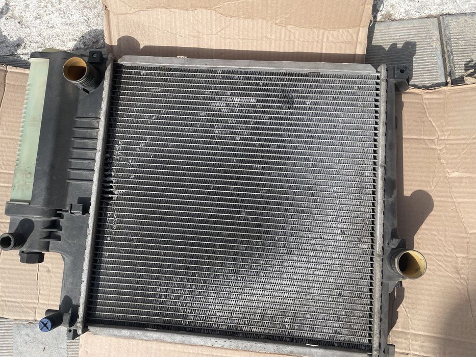 Радиатор основной БМВ е36