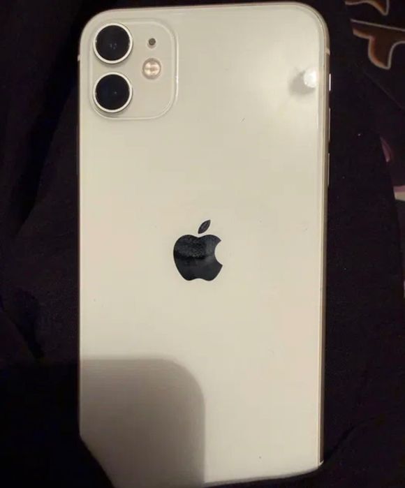 Продам айфон 11, на 128 гб