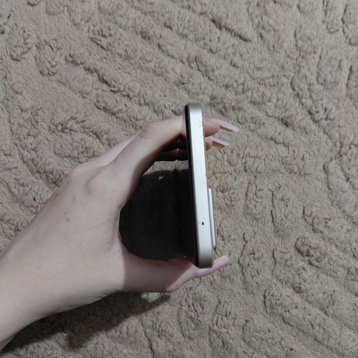 Продам телефон OPPO Reno7