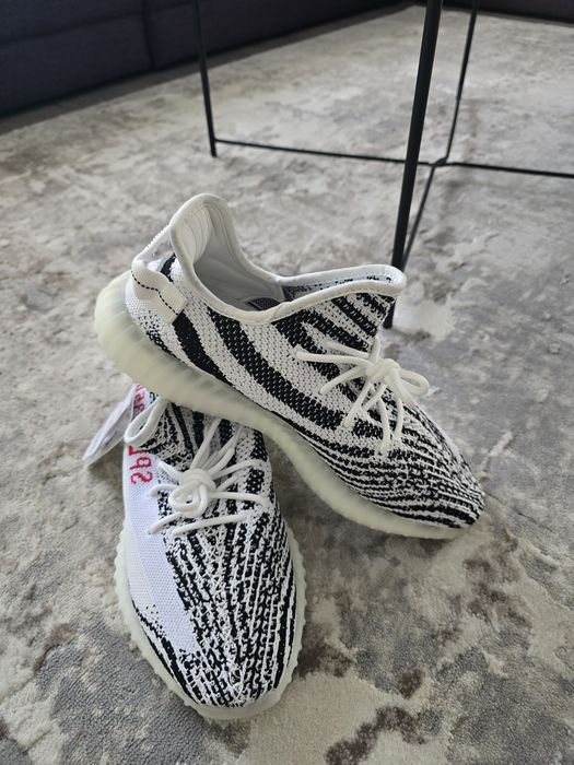 Yeezy 350 boost, marimea 44, noi, cu etichetă