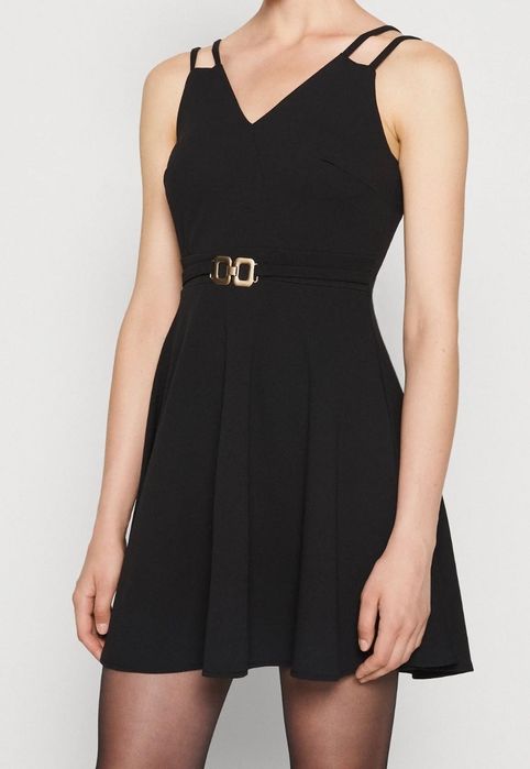 Официална черна рокля