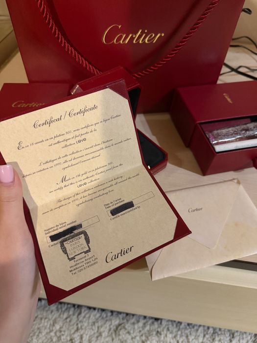 Inel Cartier love cu un diamant original