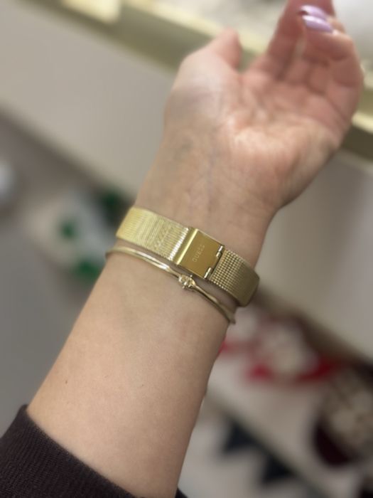 Продам часы от Guess