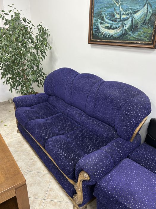 Диван с кресла и табуретки