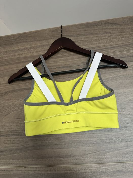 спортно бюстие nike