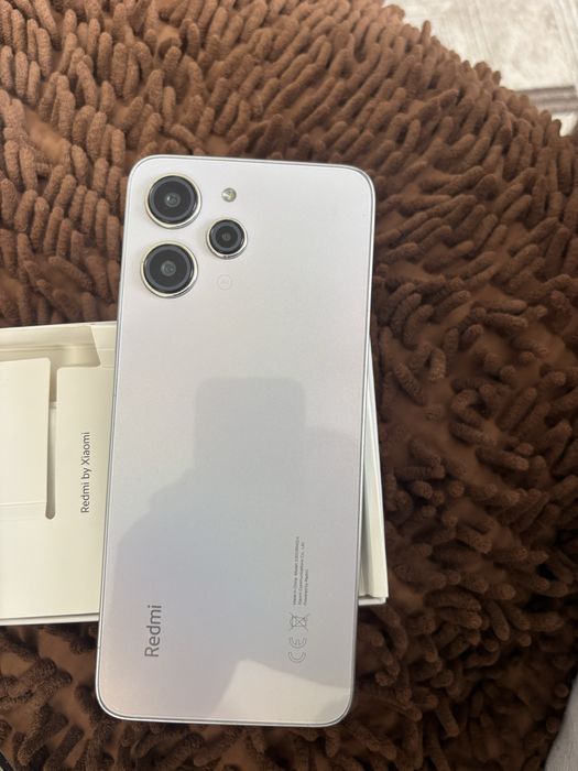 Продам телефон редми 12 8/256GB
