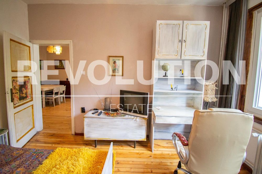 Дава се под наем Тристаен апартамент в София, Център - 90 кв.м за 1100 € - Снимка #8