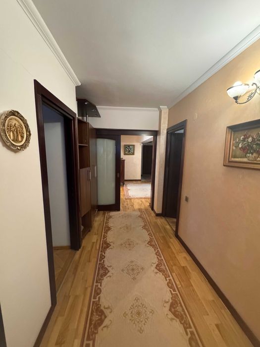 Se inchiriaza apartament 4 camere centru civic ultracentral bloc Regina Maria - Palas