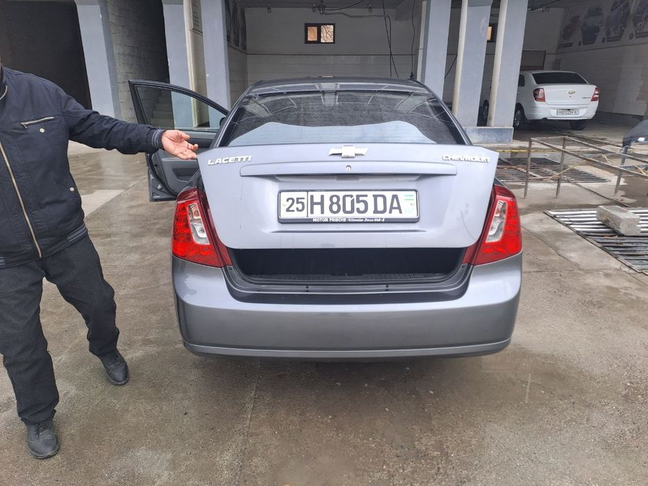 Avto Jentra narx :10500 $ kraska toza kelishamiz  holati id