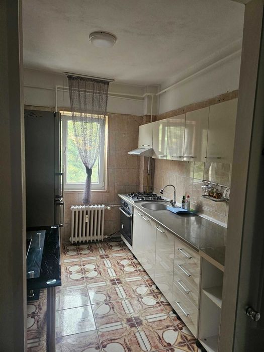 Apartament 3 camere de inchiriat
