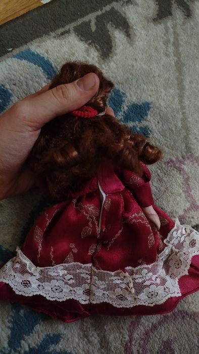 кукла фарфоровая