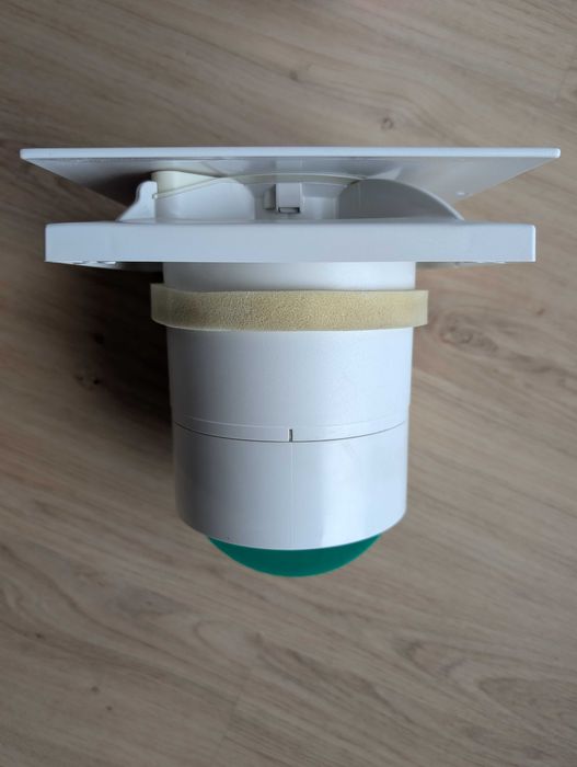 Vând ventilator Helios MiniVent M1/120 N/C
