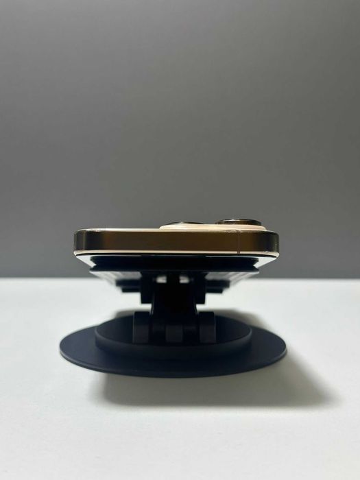 Apple iPhone 16 Pro 256GB, золотистый