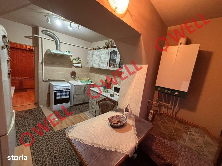 Apartament cu 3 camere de vânzare pe strada Cernatului!