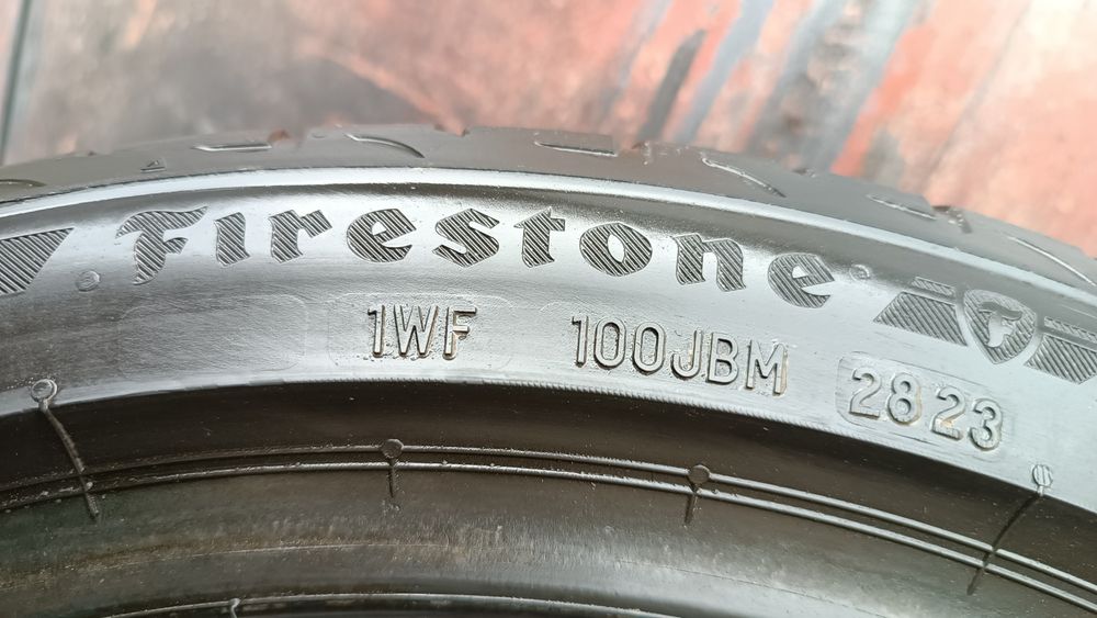 235/40/18 Firestone Дот 2823