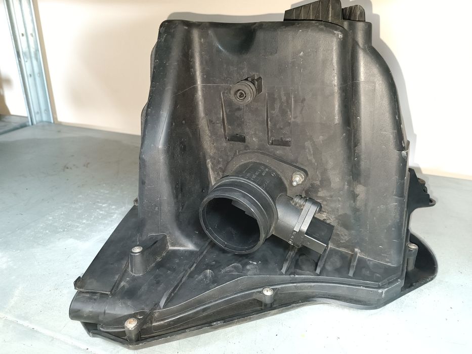 Кутия за въздушен филтър с дебитомер за BMW E46 Compact, 2001