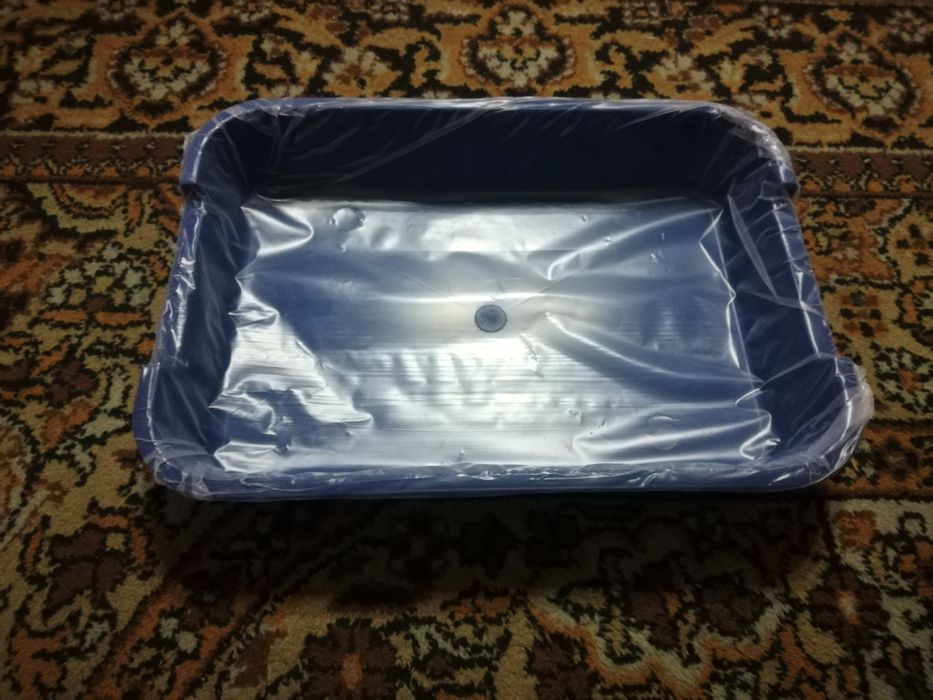 Срочно продам лотки для кошек.