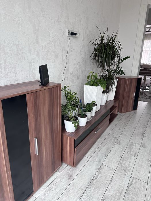 Гостиный шкаф срочно