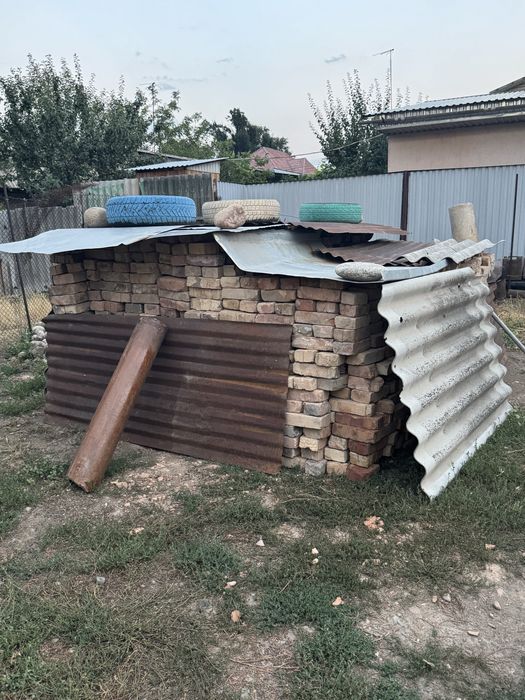Красные женый кирпич