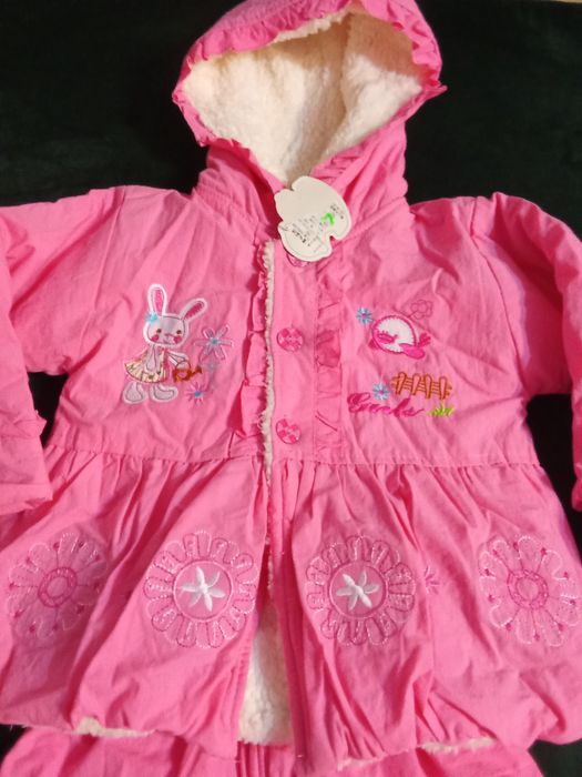 Продам новые костюмы на девочку