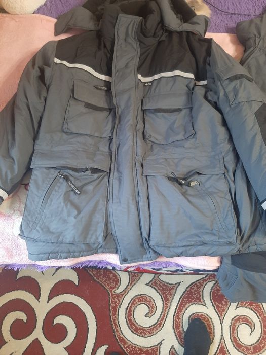 Продам зимний  спецкостюм.