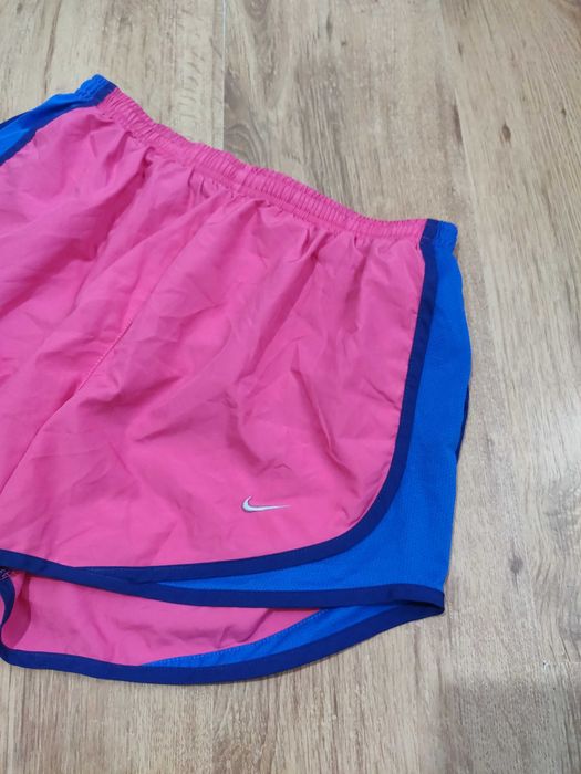 Pantaloni scurti de dama Nike marimea M