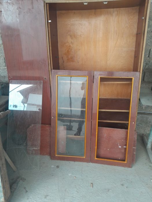 Срочно шкаф сервант б/у