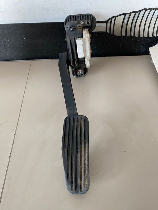 Pedala acceleratie Volvo S60 S80 V70 XC70 2001-2009 30636003