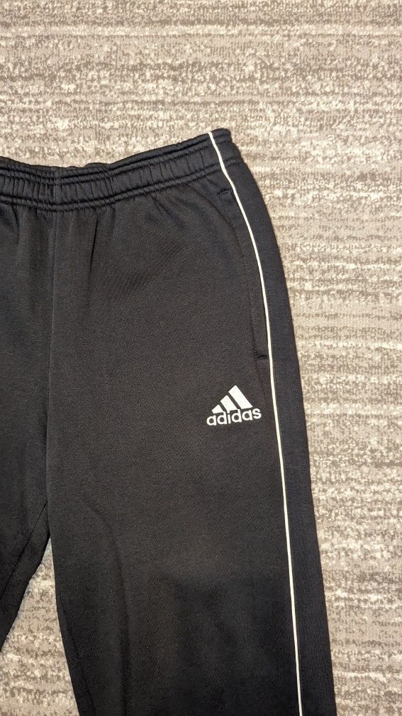 Pantaloni hotsell adidas gym