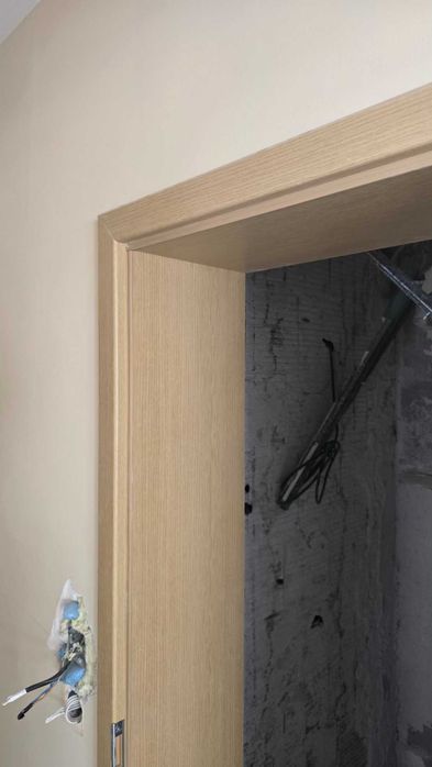 Интериорна врата SoloDoor и каса