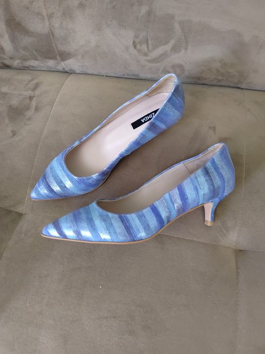 Продам новую обувь. Размеры 36, 37.  Франция, Италия.