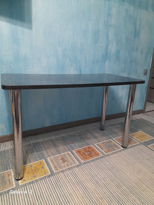 Продам кухонный стол!