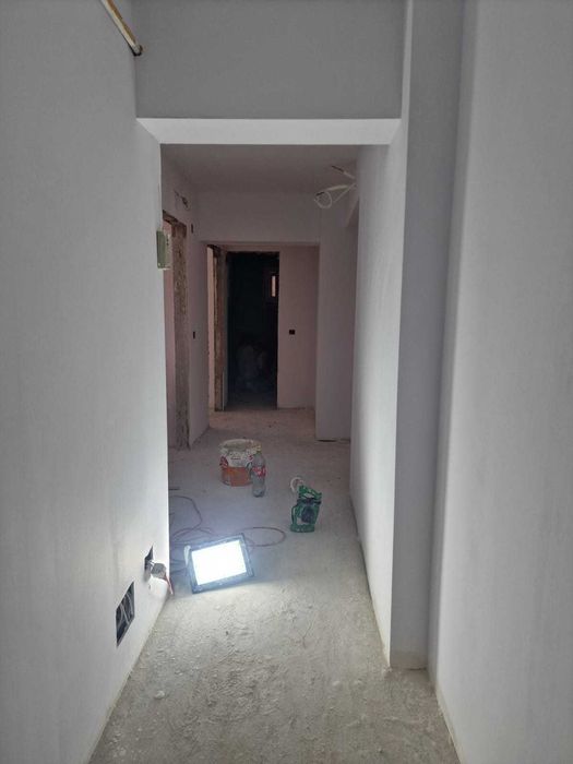 Proprietar , vand apartament 3 camere decomandat