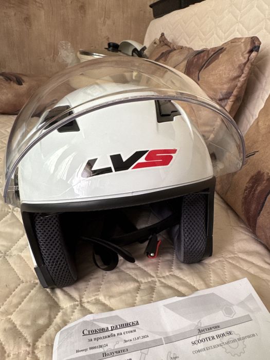 Каска за скутер LVS