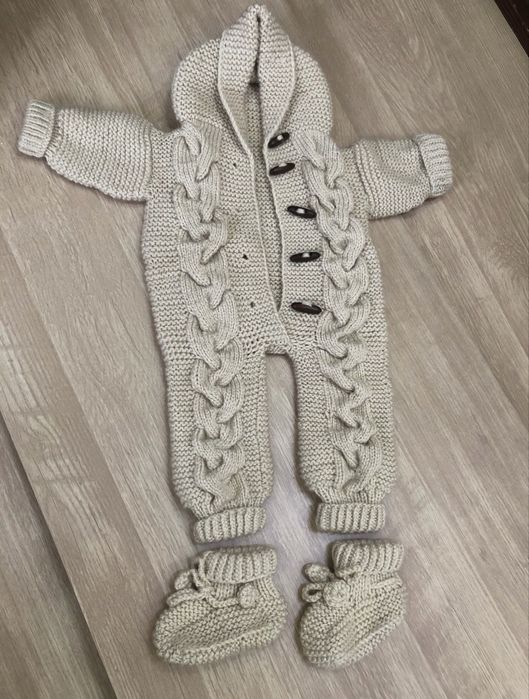 Детский вязанный комбинезон