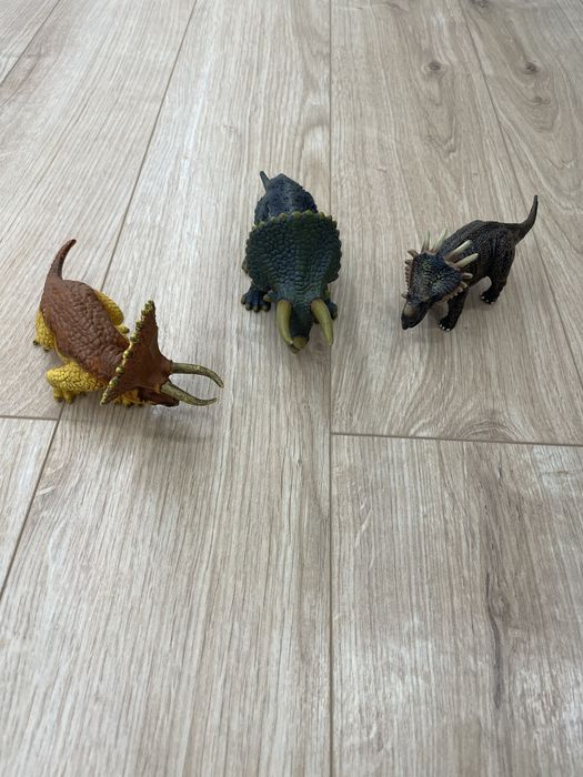 Colectie de dinozauri de calitate superioară