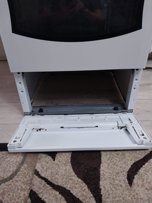 Продам электрическую плиту