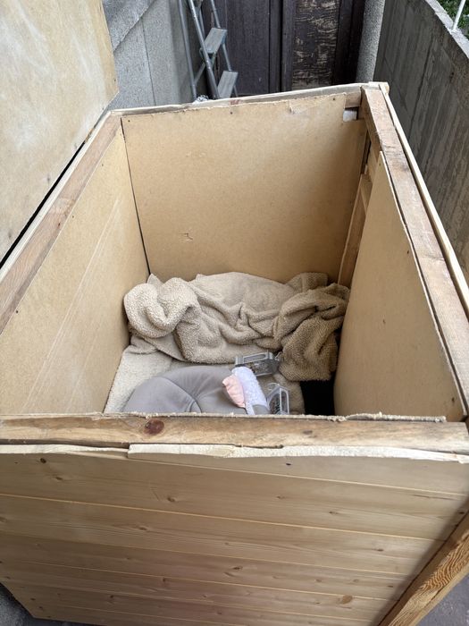 Продам будку для собак