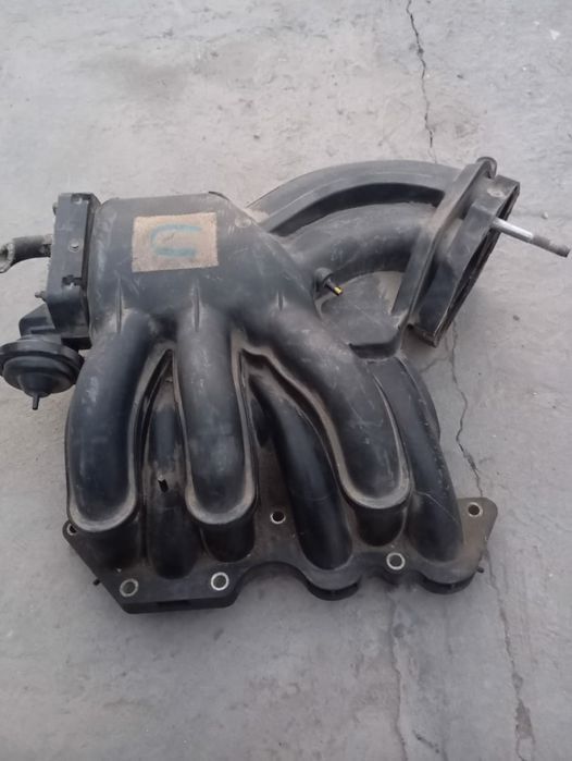 Впускной колектор