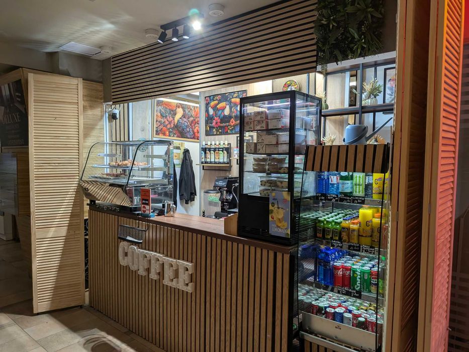 Cafenea Salon plus spatiu Rin Grand Residence