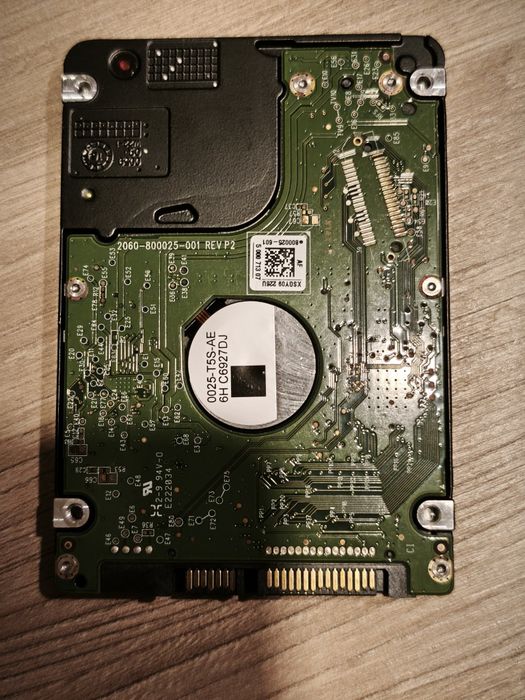 De vanzare  Hard Disk  de 500 GB și memorii interne  Laptop 256, și una de 4 gb
