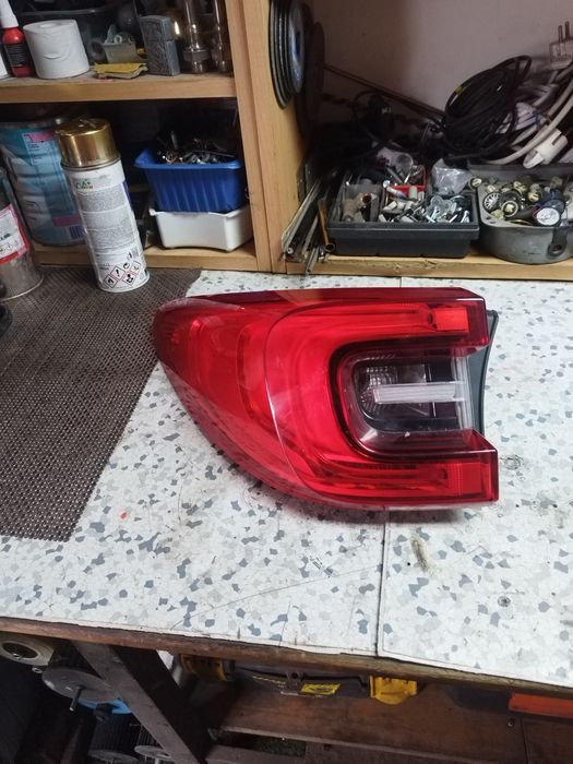 Stop stanga spate pe aripa Renault Kadjar 265552478R