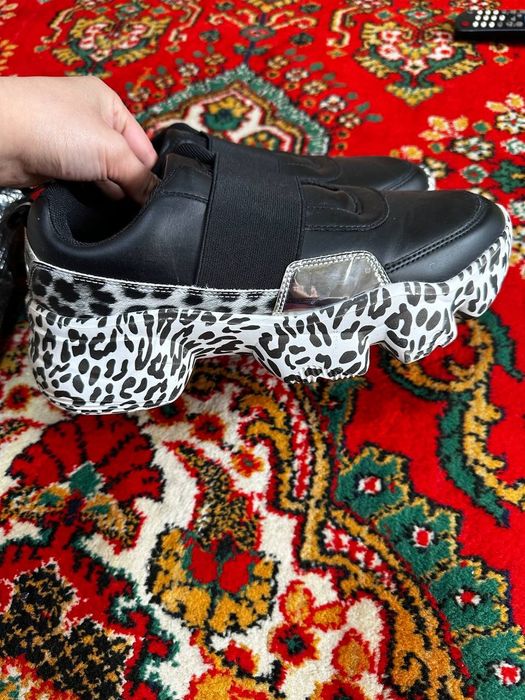 Krossovka jenskiy 41 razmer