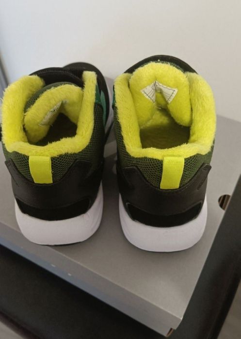 Нови детски маратонки, 32 номер