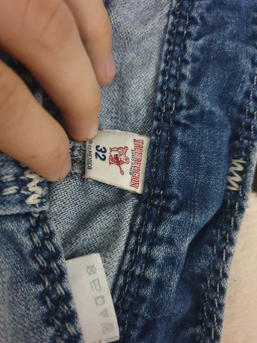 Blugi True religion aproape noi (cei negri nu ii mai am